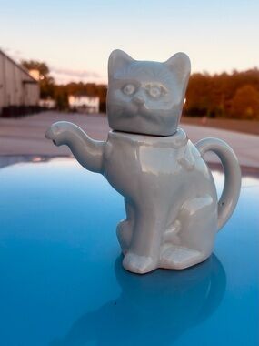 Ceramic Cat Teapot - light green Cat Design
